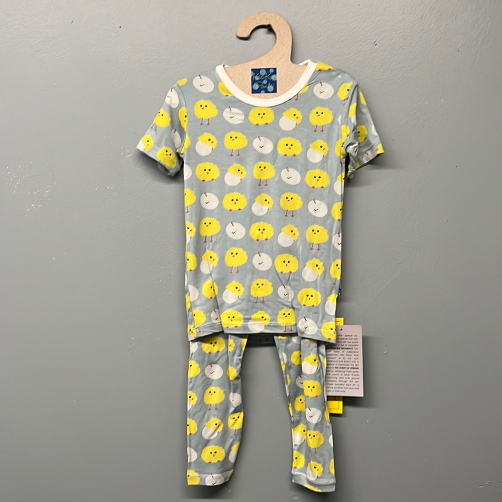 Short sleeve or footie with zipper jade peep peeps